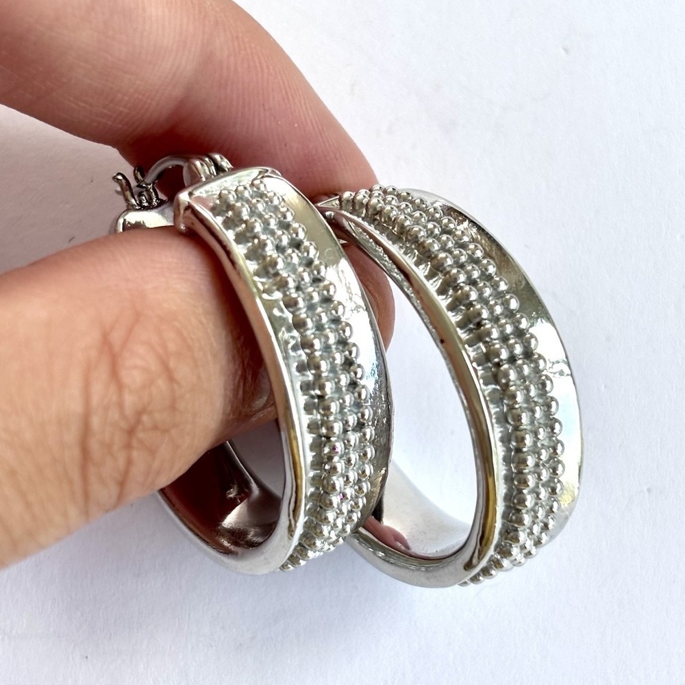 Arthur‎ Court Aluminum Hoop Earrings 1.25 In Dot Texture Discontinued Jewelry